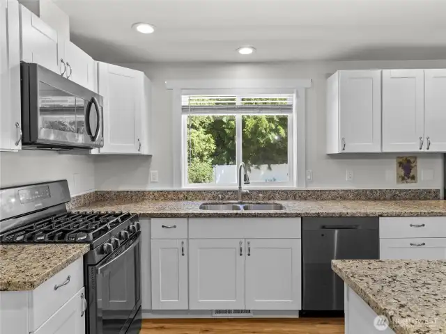 Classic and timeliness white cabinets