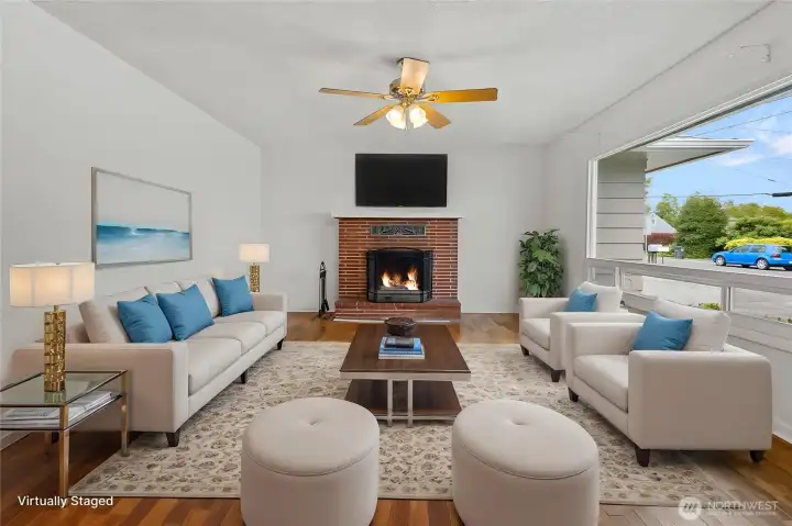 Living room   on the 1 story side