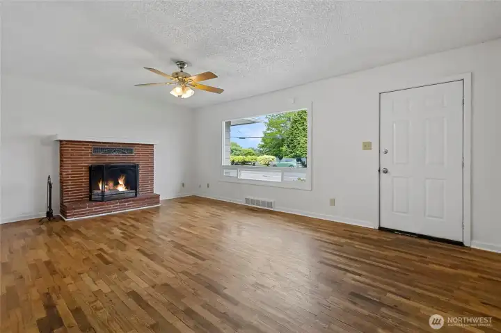 Additional view of the living room  on the 1 story side