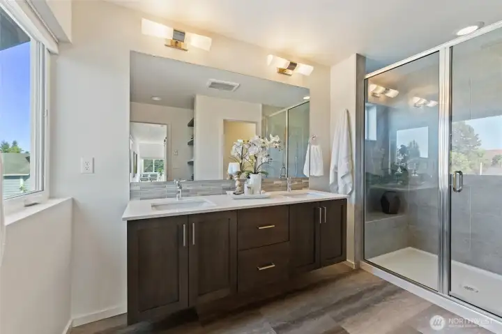 Gorgeous spa-like bath