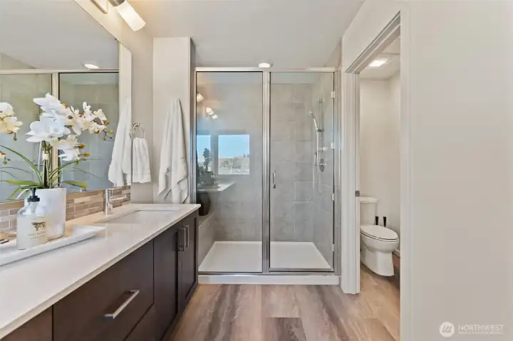 Easy-access step-in shower