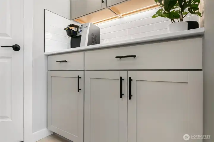 Soft close cabinets and drawers add to this kitchen being a chef's delight.