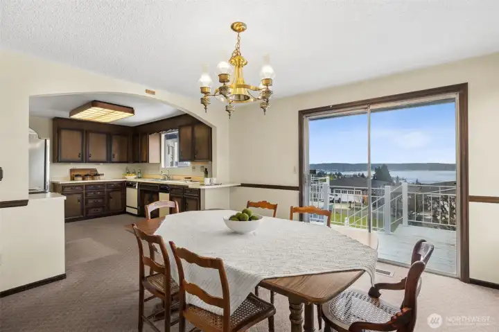 Wide open eat-in area, flows out to view deck