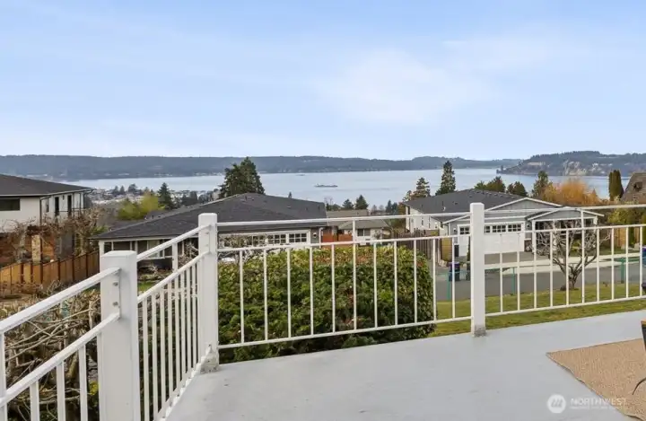 Wander accross this deck to experience the Panorama