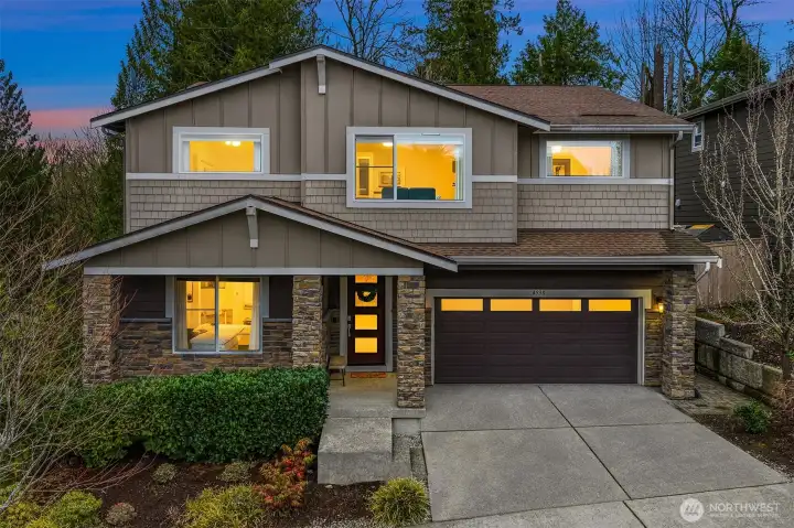 ideal commuting location with I-90 interchange, Highlands park and ride, and Issaquah Transit Center minutes away