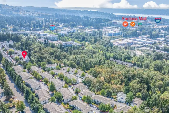 Minutes to Factoria Mall, T&T Supermarket, I90 and 405 Fwy