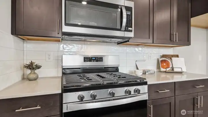 Stainless Steel Whirlpool Appliances. Pictures are for representational purposes only, colors and features may vary.