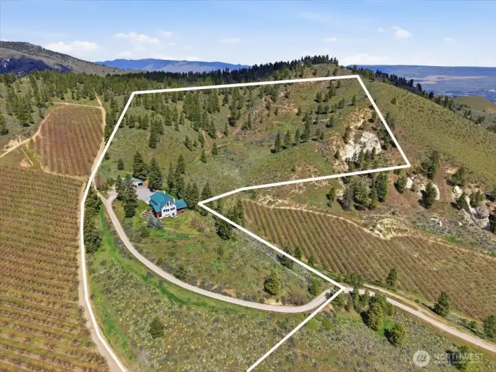 20 private acres to explore, unwind, and truly roam. 20 private acres to explore, unwind, and truly roam.