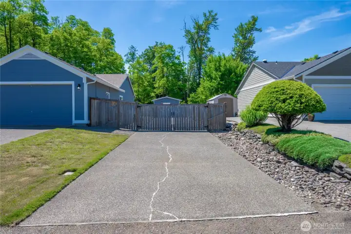This is a second driveway out front. It can park up to six vehicles.