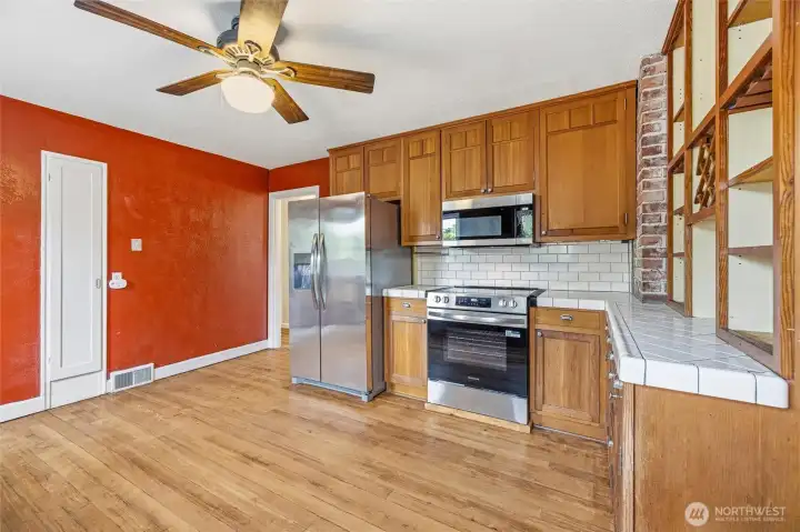 Updated appliances in kitchen Updated appliances in kitchen