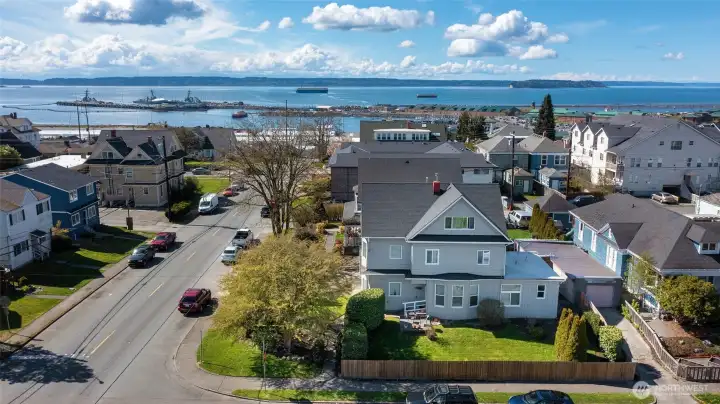 Close to waterfront and downtown