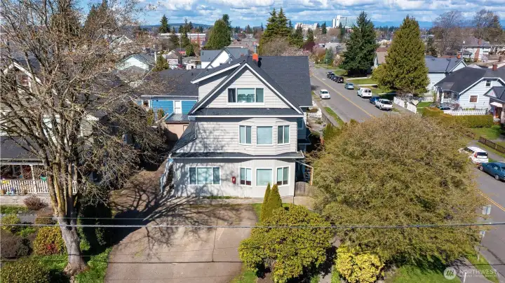 Close to waterfront and downtown