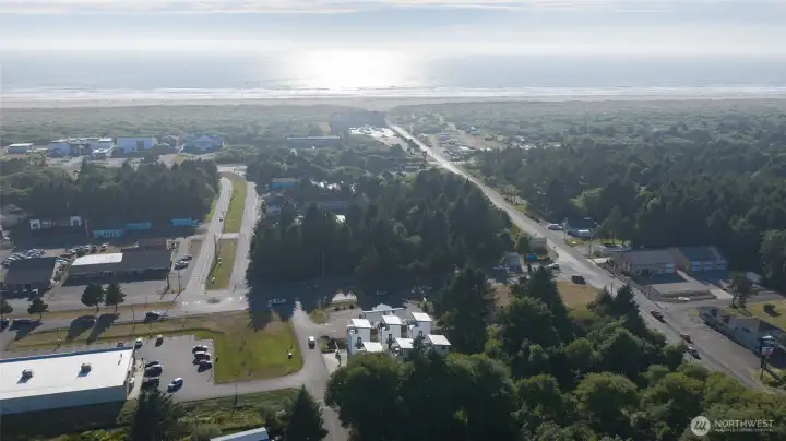 The Pacific Ocean is right there! The Pacific Ocean is right there!