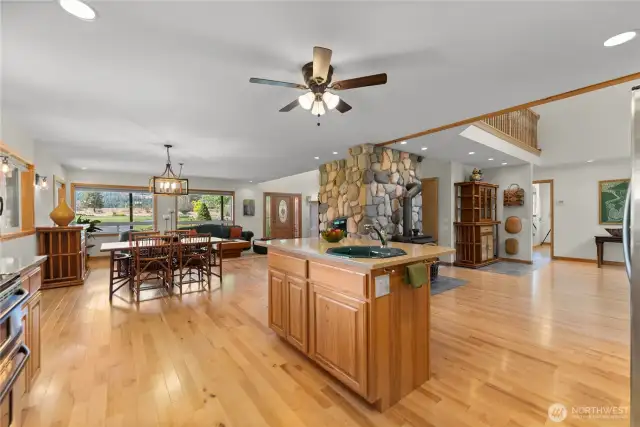 Beautiful, bright & hardwearing Maple hardwood floors throughout.