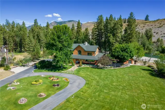Expansive lawn invites tents, croquet, soccer & frisbee!
