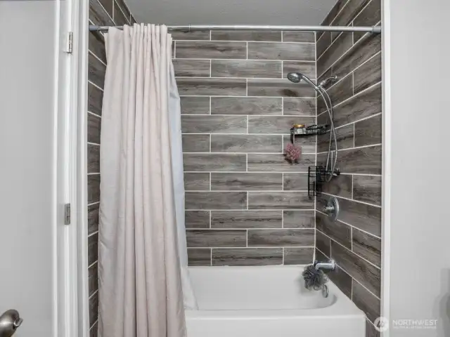 2nd Bathroom