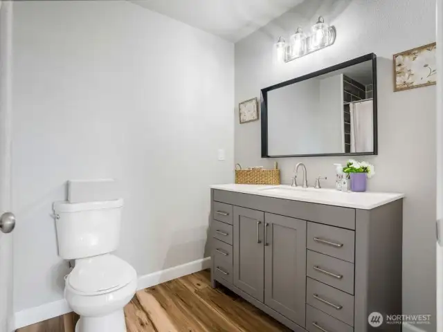 2nd Bathroom