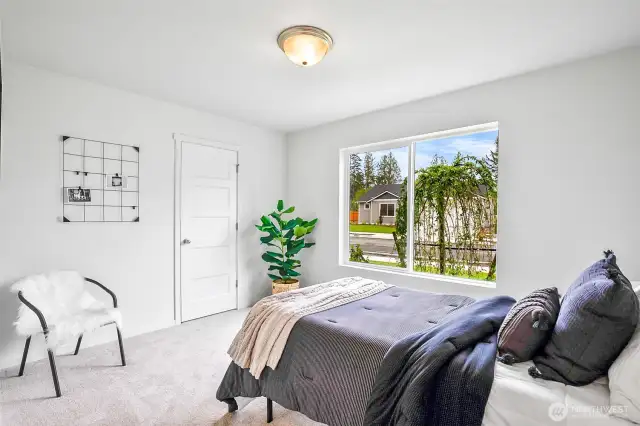 Photographs are for illustrative purposes only. Features, finishes, interior/exterior colors, landscaping and floorplan shown may vary from actual homes built.