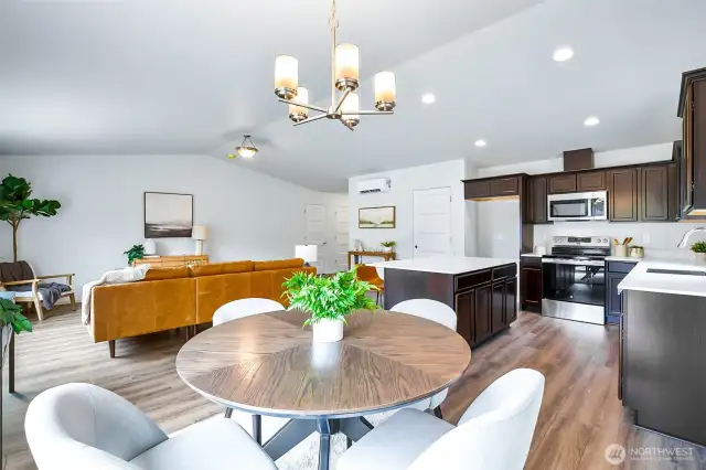 Photographs are for illustrative purposes only. Features, finishes, interior/exterior colors, landscaping and floorplan shown may vary from actual homes built.