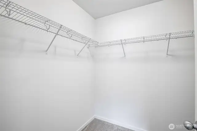 Photographs are for illustrative purposes only. Features, finishes, interior/exterior colors, landscaping and floorplan shown may vary from actual homes built.