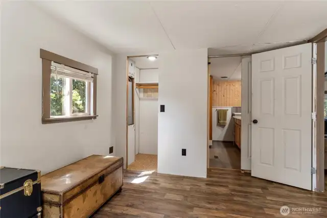 Walk in Closet and Ensuite Bathroom