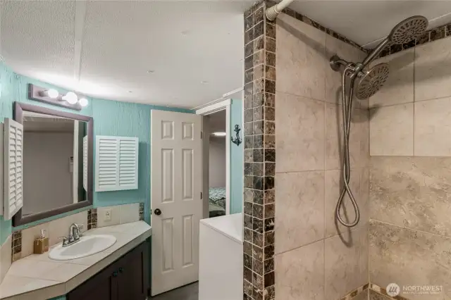 Second Ensuite Bathroom