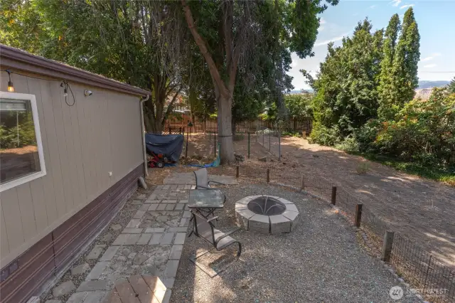 Enjoy outdoor firepit and barbeques with family and friends
