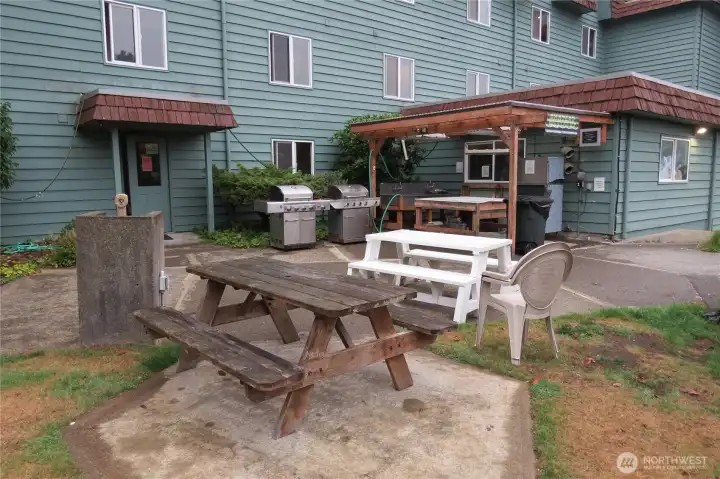 Covered Crab/Clam Cleaning Station with Barbecues