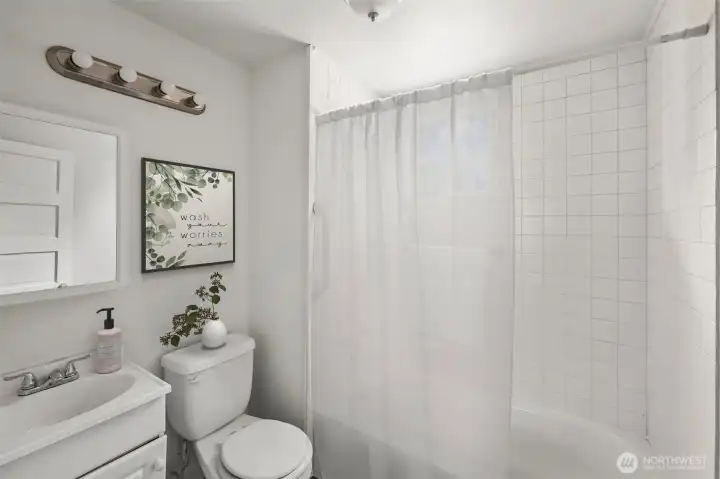 Unit B bathroom