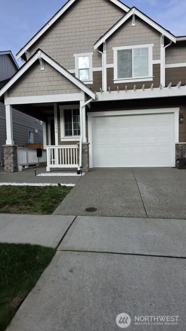 5354 50th Lp SE Lacey WA 98503--4 bedrooms, 2 1/2 bath.1925 soft