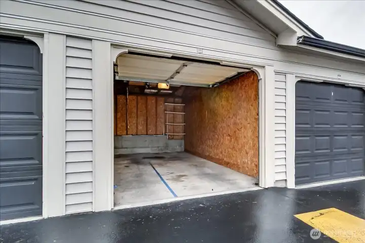 one car private garage
