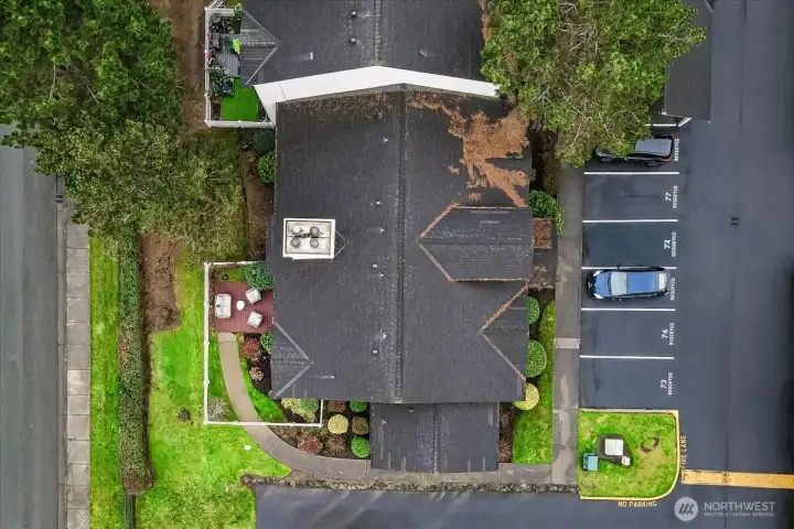 Private fenced backyard!