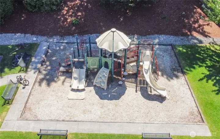 Your neighborhood park and trails are a short walk away