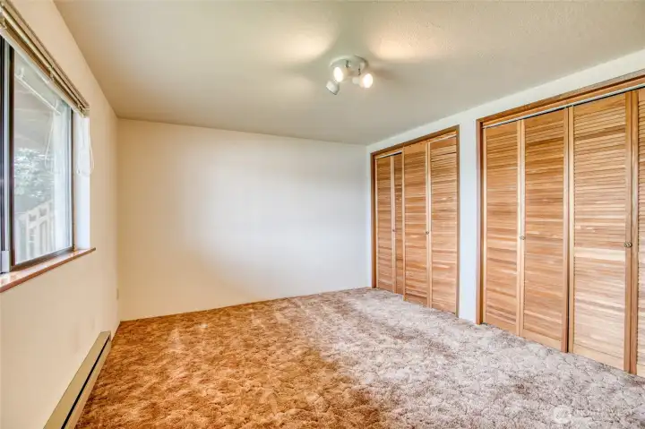 Second of two guest rooms also has great storage closets! Second of two guest rooms also has great storage closets!