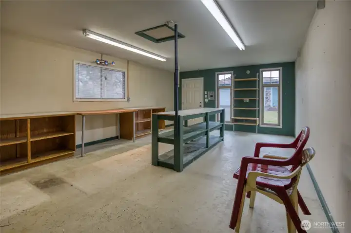 The shop can be used for hobbies or a mechanic's dream space! The shop can be used for hobbies or a mechanic's dream space!