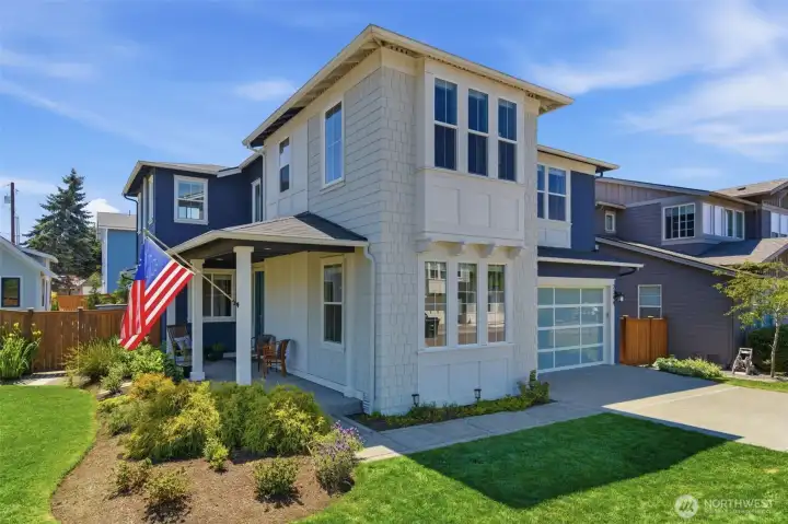 Private corner lot