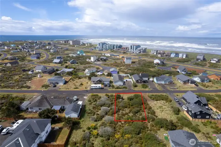 Located near the southern end of Ocean Shores, Oyhut Village places residents close to beaches, wildlife viewing, boating opportunities, and the natural beauty of the Damon Point area.