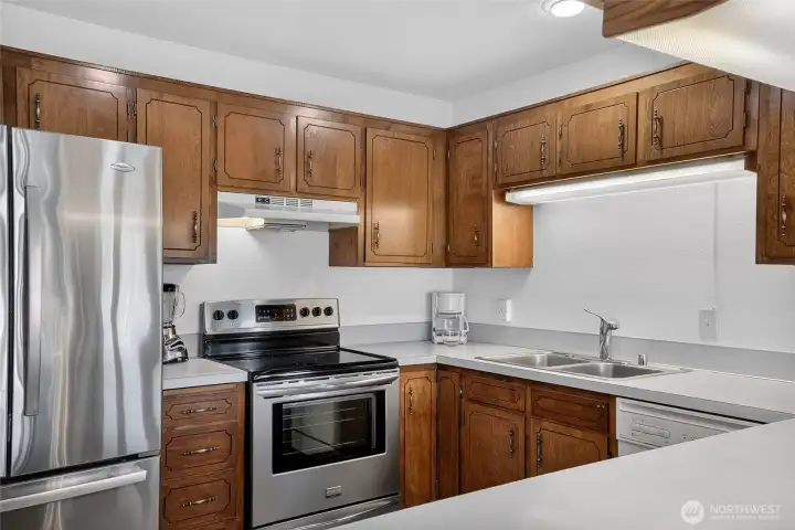 Stainless Steel Stove and Fridge Stay with this Kitchen Stainless Steel Stove and Fridge Stay with this Kitchen