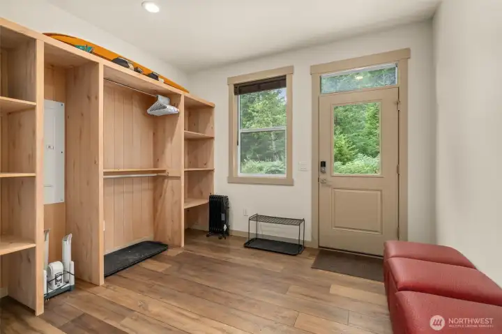 Entry with storage and benches Entry with storage and benches