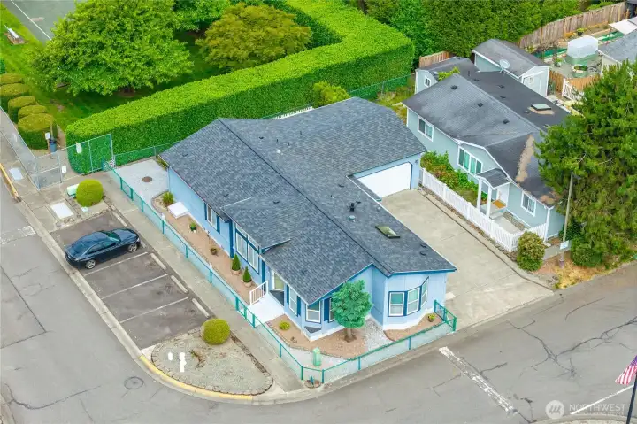 Overhead view, nice private lot.  Easy extra parking for guess.