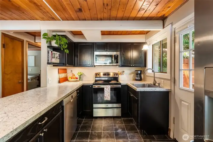 Full kitchen