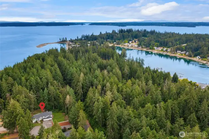 Walking distance to Horsehead Bay and boat launch