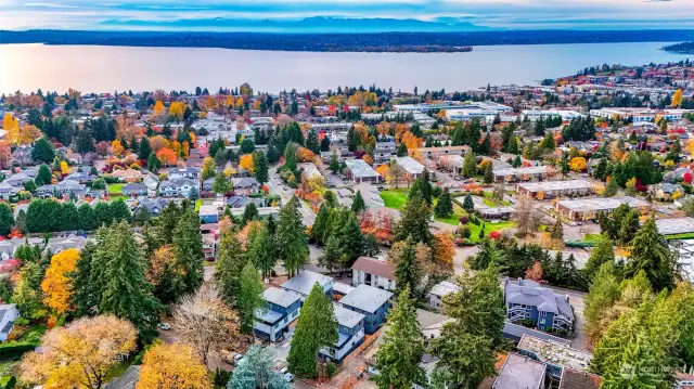 Perfectly located in the Houghton neighborhood of Kirkland perfectly nestled on the Eastside of Lake Washington and is so close to everything the Puget Sound has to offer!