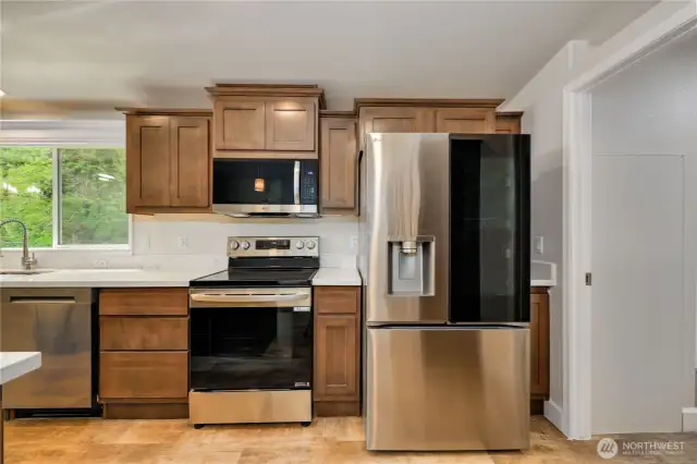 Kitchen - new stainless steel appliances