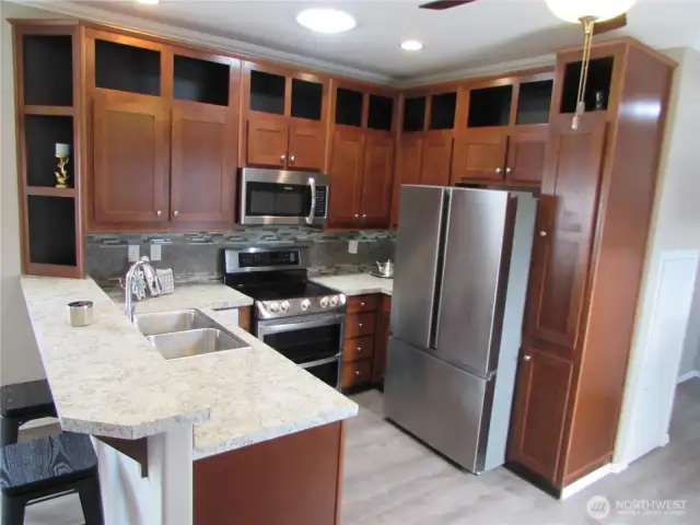 ALL NEW FLOORING T/O HOME.