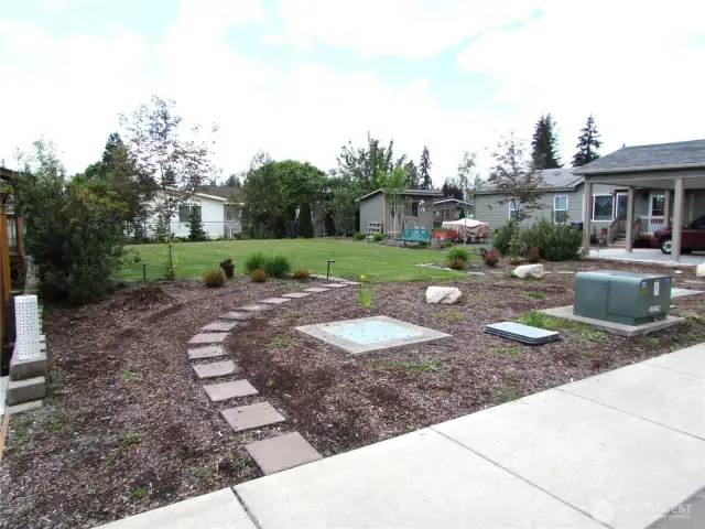 2 DOORS NORTH IS OPEN PARK SETTING FOR HOMEOWNERS IN COMMUNITY.