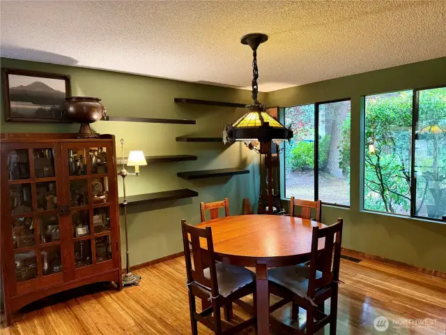 Dining and entertaining while enjoying the quietness of your front yard view