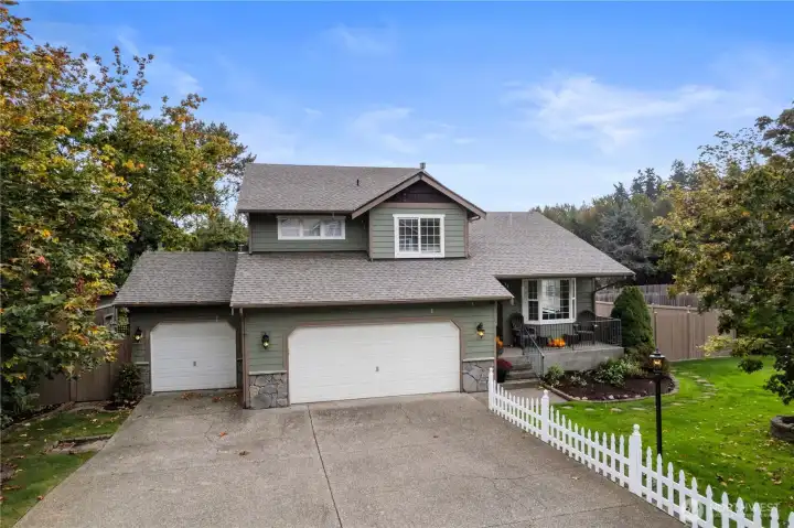 Welcome to your impeccably maintained home on this corner lot in Creekside Glen!