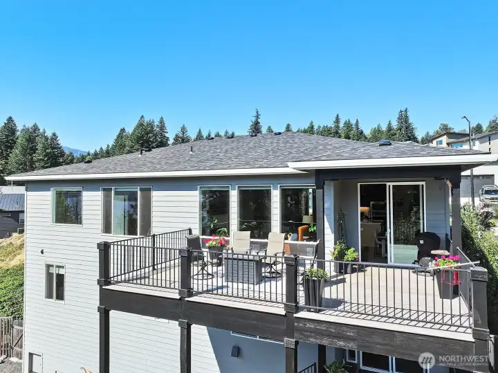 Extended back deck partially covered with amazing views of the River and Mountains