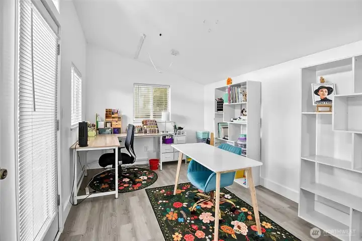Studio/Bonus Space - Perfect for Hobbies or Work-From-Home
